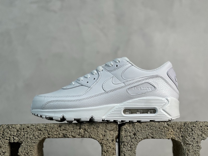 NIKE SNEAKERS (708)