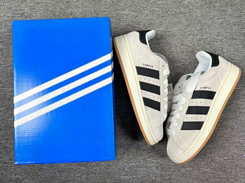 ADIDAS SNEAKERS (119)