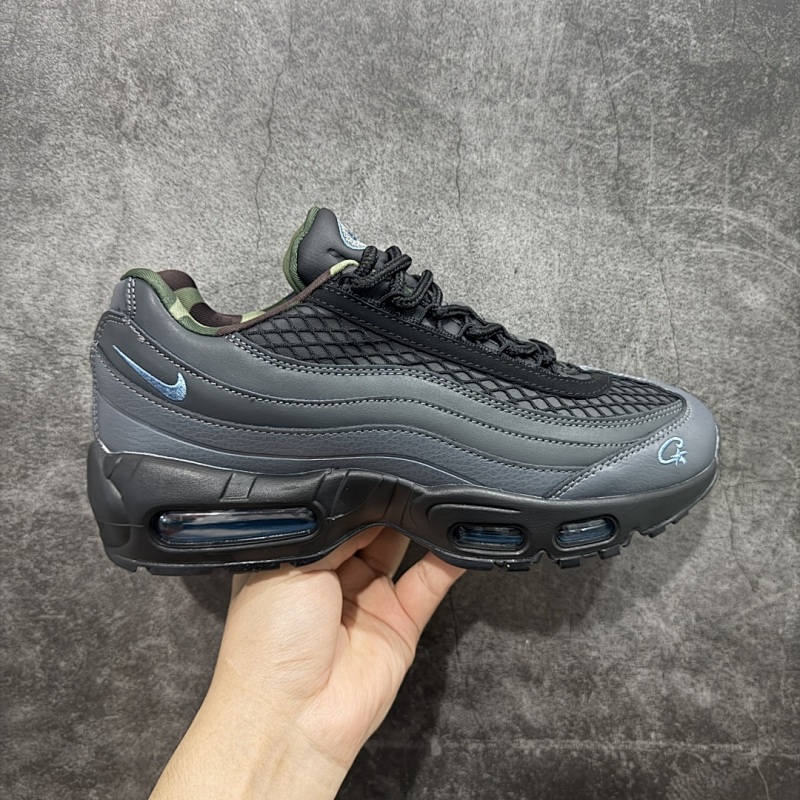 NIKE SNEAKERS (575)