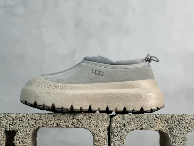 UGG SNEAKERS