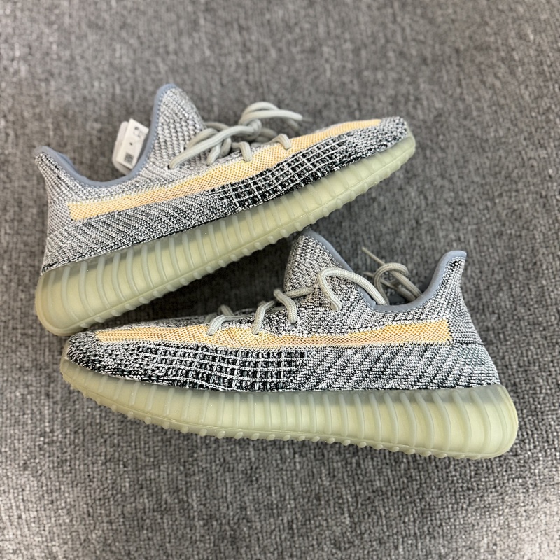 YEEZY SNEAKERS (8)