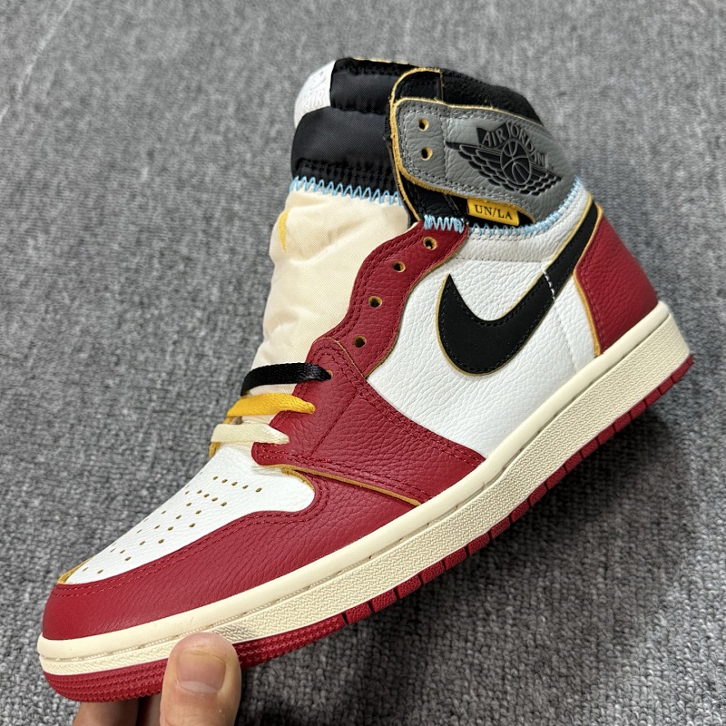 JORDAN SNEAKERS (328)