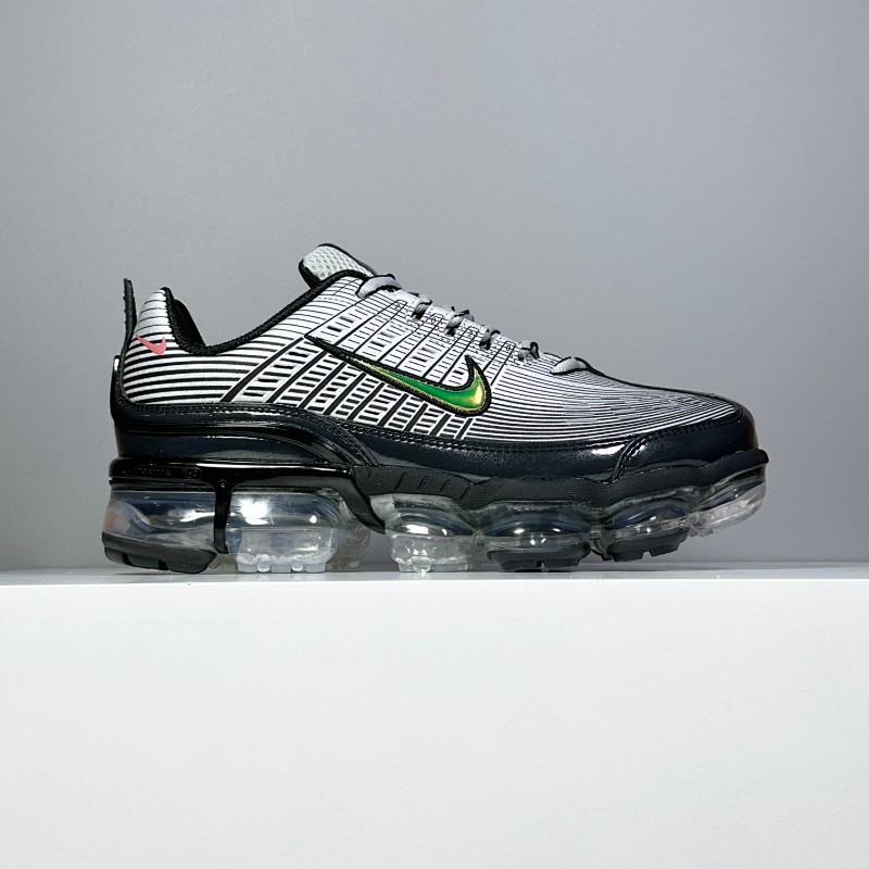 NIKE SNEAKERS (81)