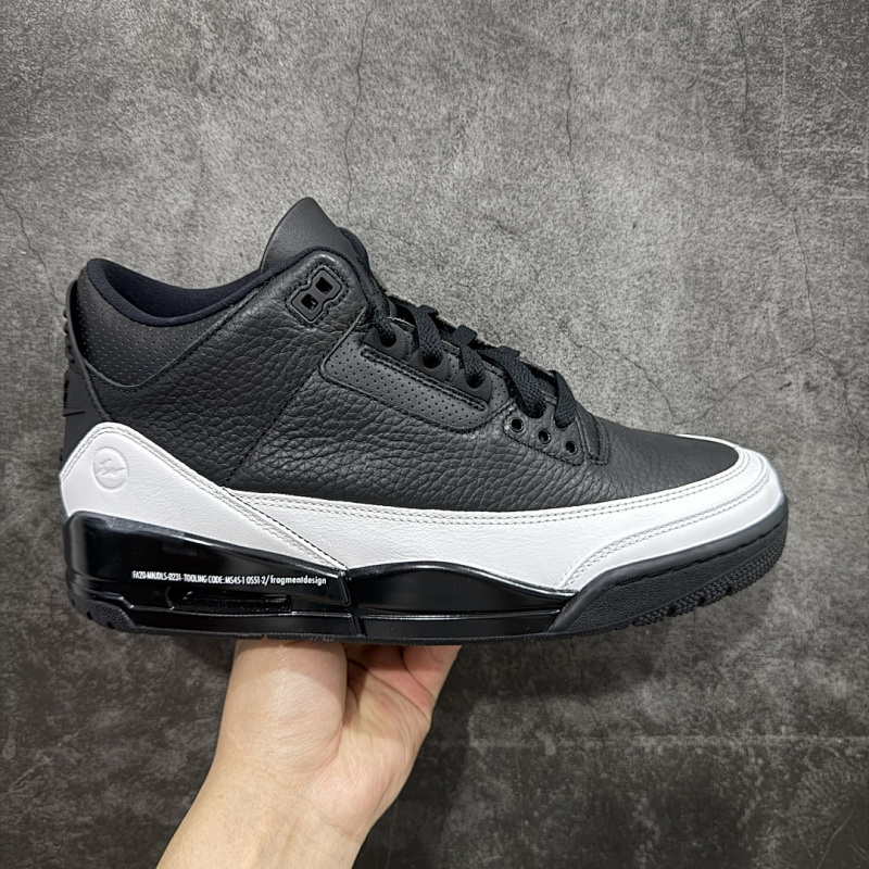 JORDAN SNEAKERS (392)