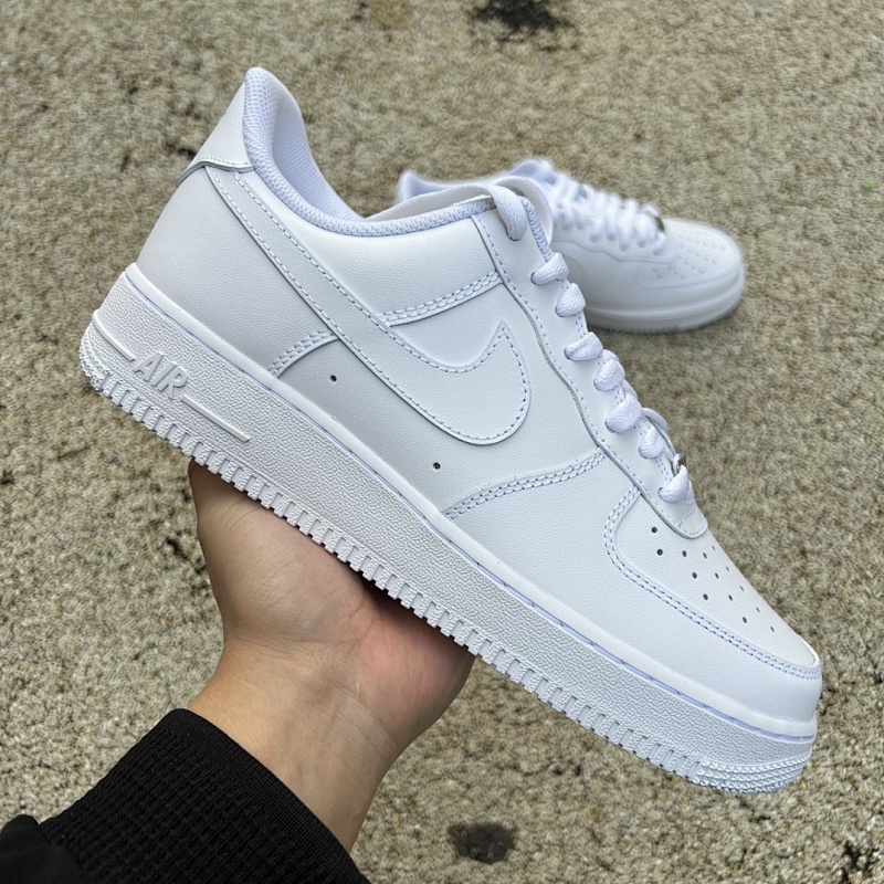 NIKE SNEAKERS (473)