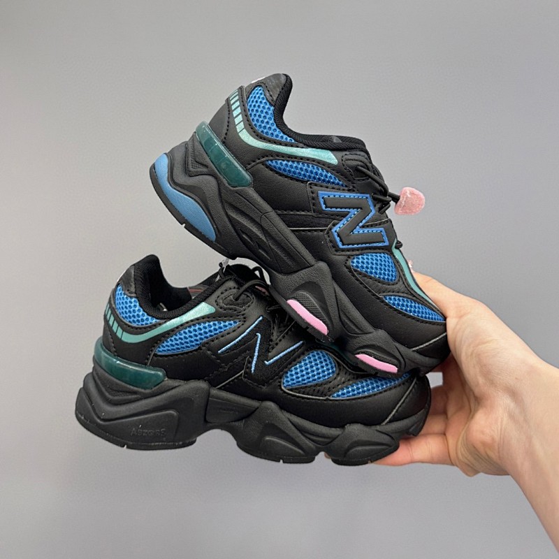 NEW BALANCE SNEAKERS