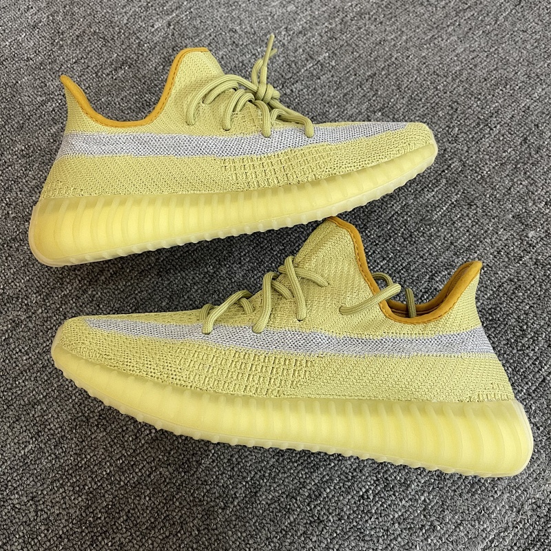 YEEZY SNEAKERS (26)