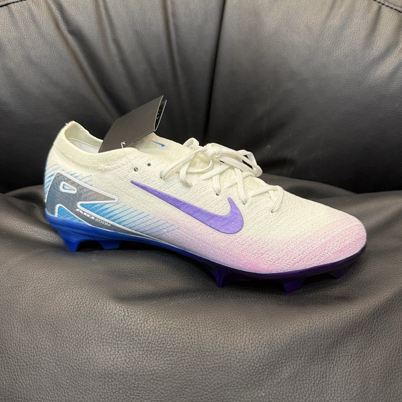 NIKE SNEAKERS (789)