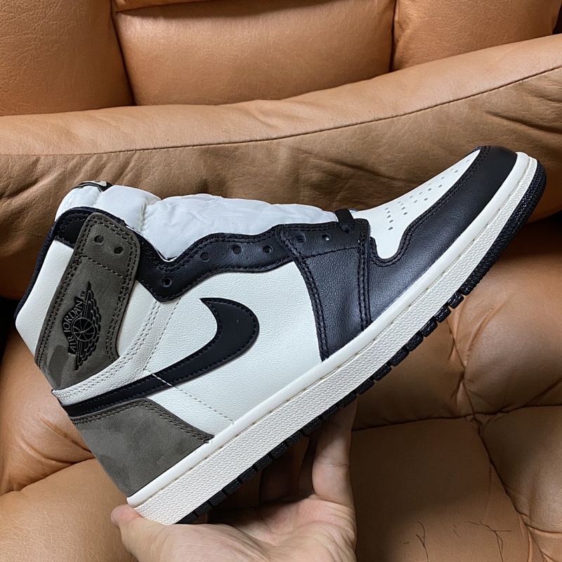 JORDAN SNEAKERS (356)