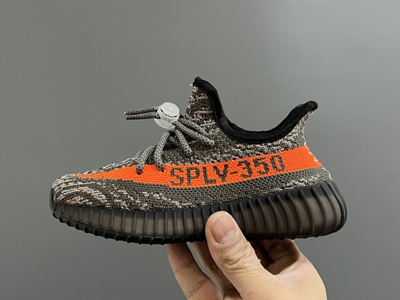 YEEZY SNEAKERS