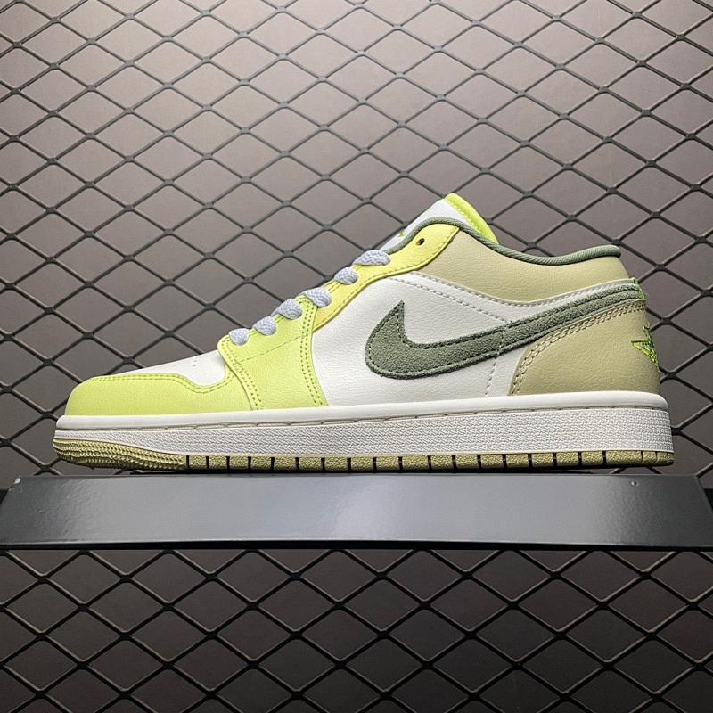 JORDAN SNEAKERS (175)