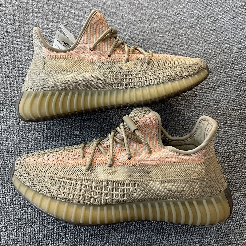 YEEZY SNEAKERS (49)