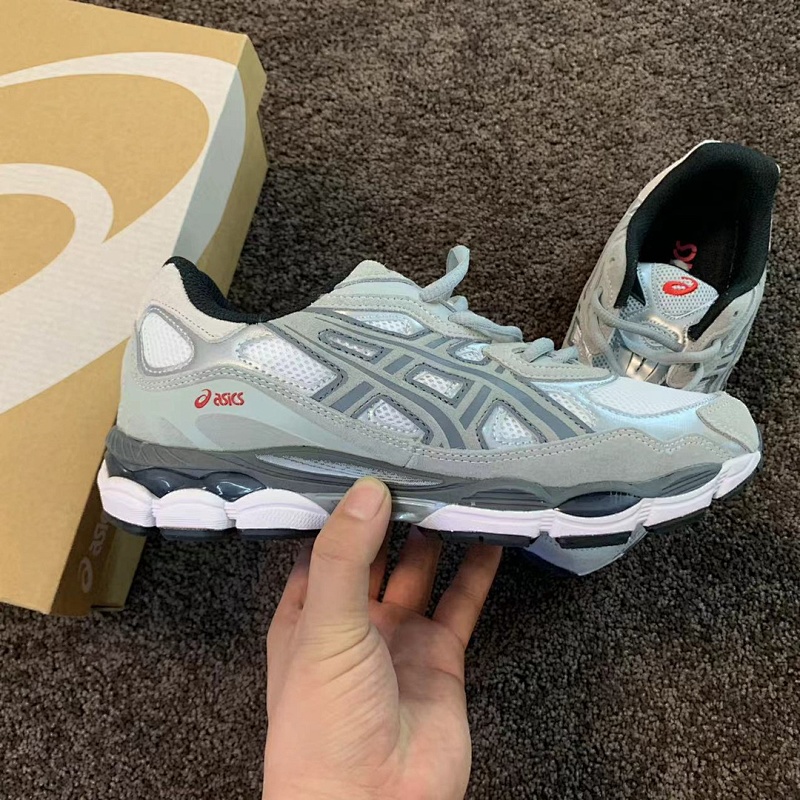 ASICS SNEAKERS (3)