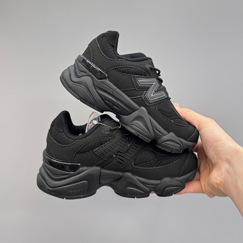 NEW BALANCE SNEAKERS