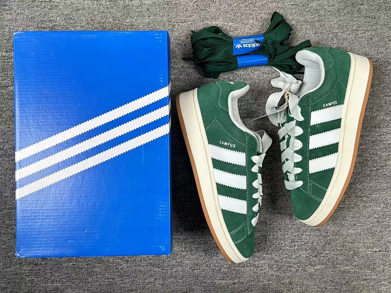 ADIDAS SNEAKERS (117)