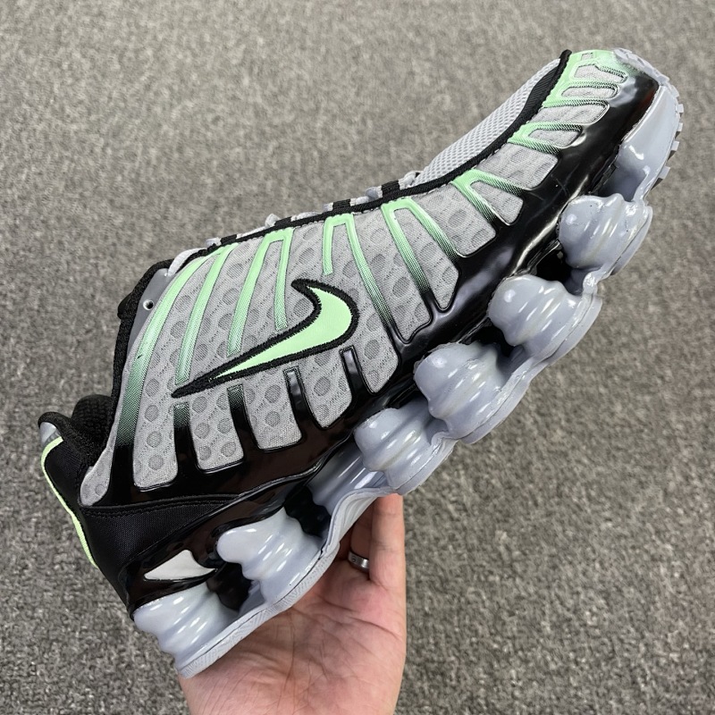 NIKE SNEAKERS (56)