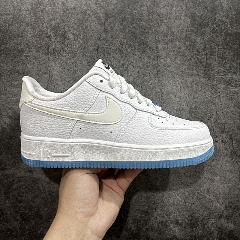NIKE SNEAKERS (441)