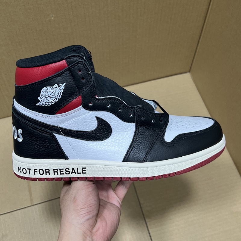 JORDAN SNEAKERS (40)