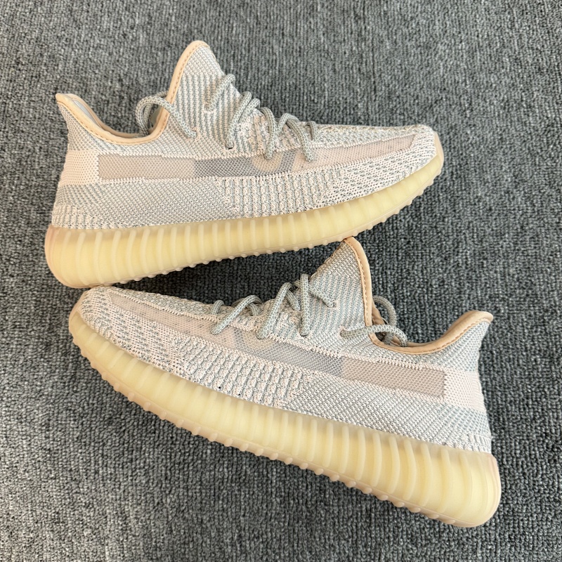 YEEZY SNEAKERS (4)