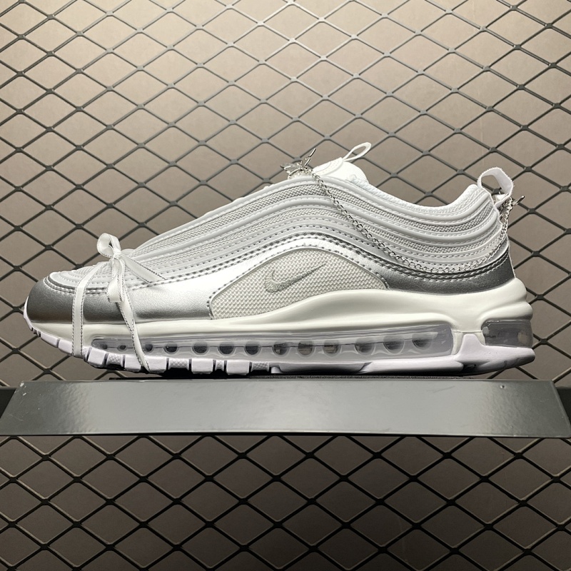 NIKE SNEAKERS (681)