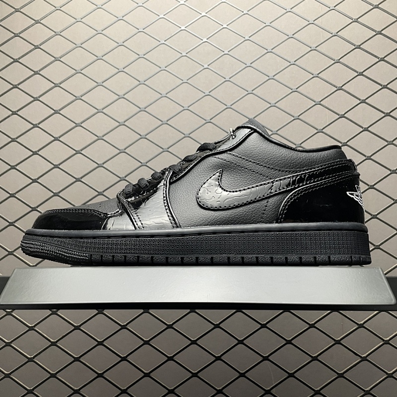 JORDAN SNEAKERS (122)