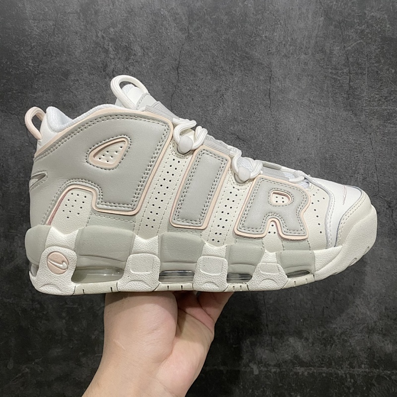 NIKE SNEAKERS (778)