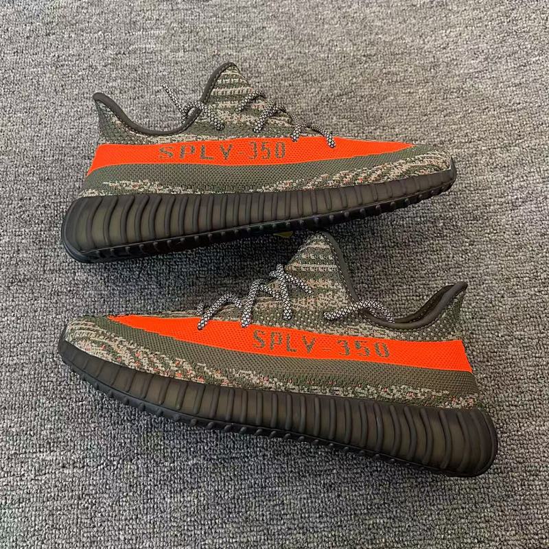 YEEZY SNEAKERS (46)