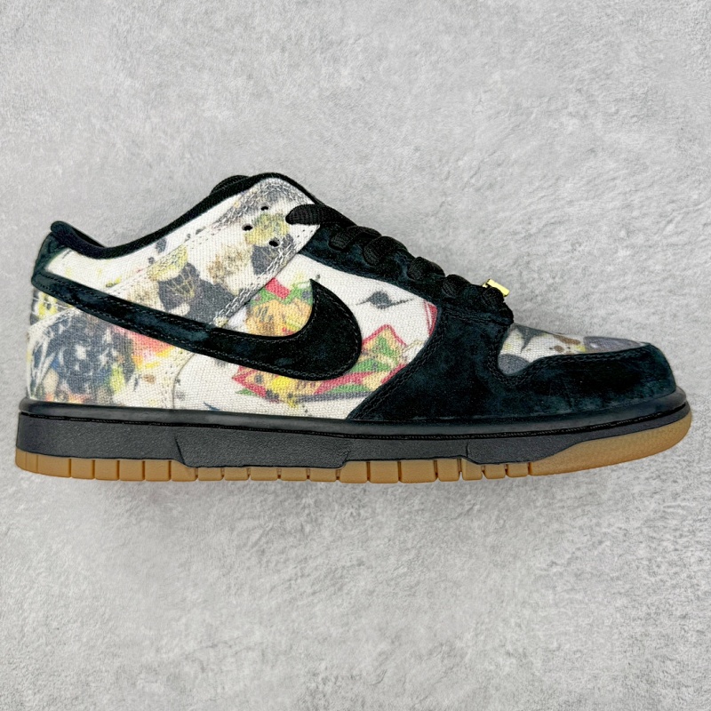 NIKE SNEAKERS (242)