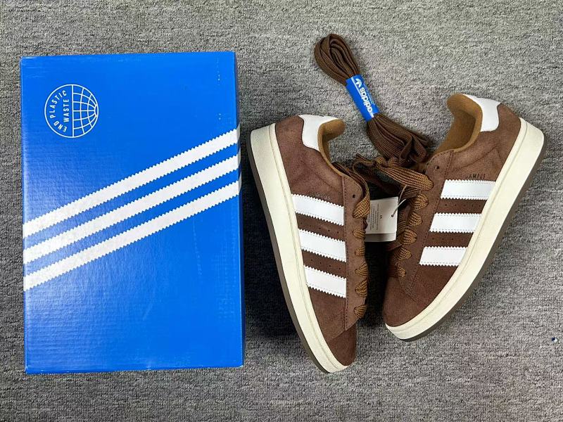 ADIDAS SNEAKERS (124)