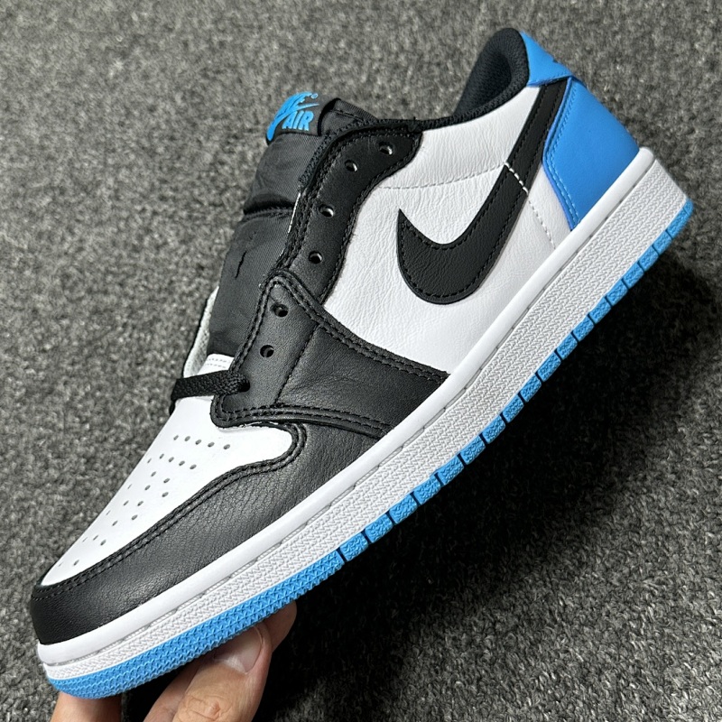 JORDAN SNEAKERS (343)