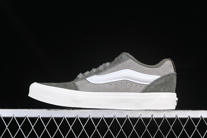 VANS SNEAKERS (22)