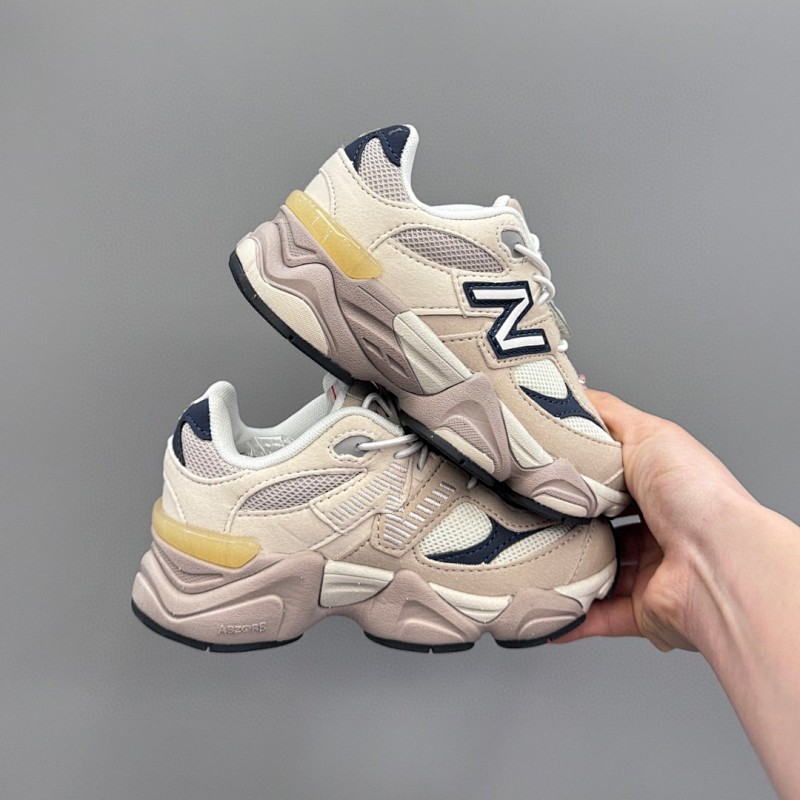 NEW BALANCE SNEAKERS