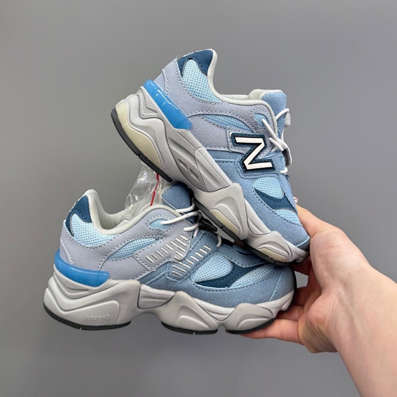 NEW BALANCE SNEAKERS