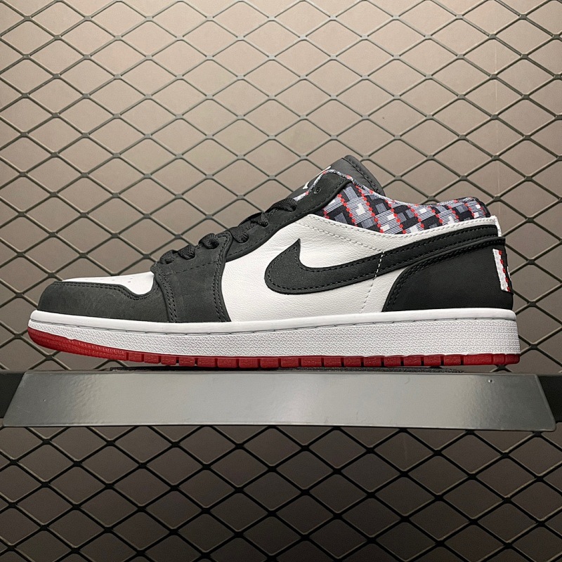 JORDAN SNEAKERS (219)