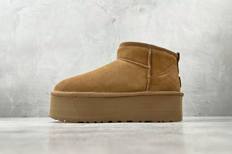 UGG SNEAKERS (53)