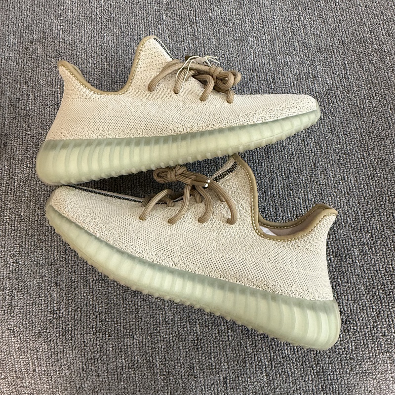 YEEZY SNEAKERS (6)