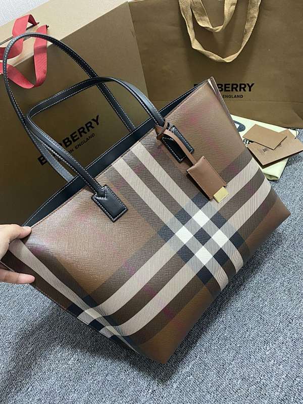 BURBERRY BAG (308)