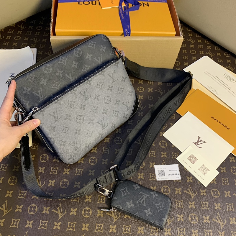 LOUIS VUITTON BAG (17)