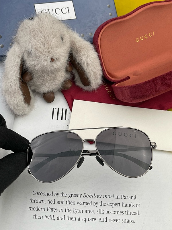 GUCCI SUNGLASSES (74)