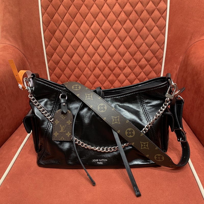LOUIS VUITTON BAG (25)
