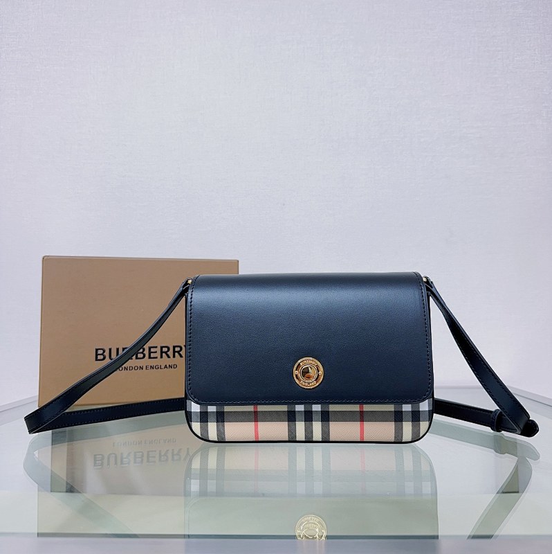 BURBERRY BAG (204)
