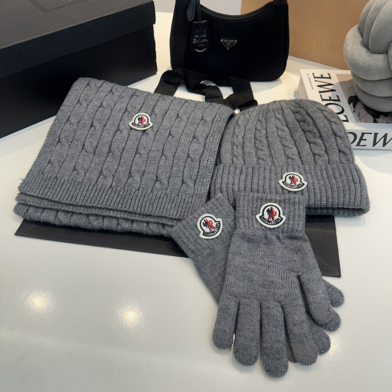 MONCLER CAP (4)