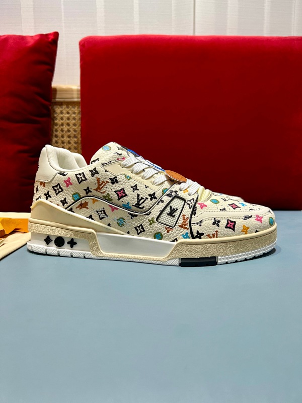 LOUIS VUITTON TRAINER (41)