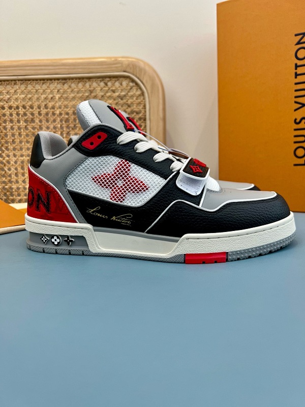 LOUIS VUITTON TRAINER (15)