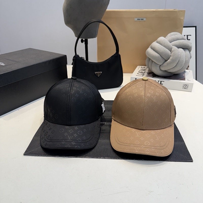 LOUIS VUITTON CAP (111)