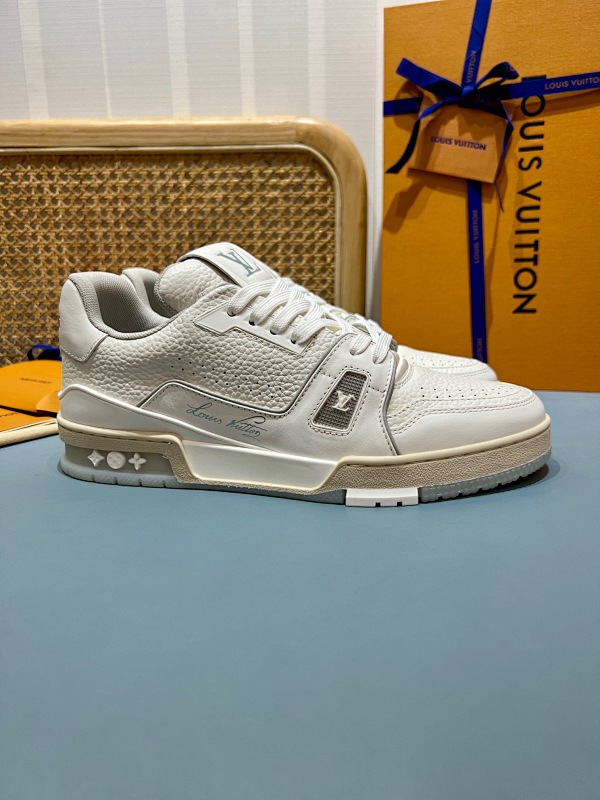 LOUIS VUITTON TRAINER (24)