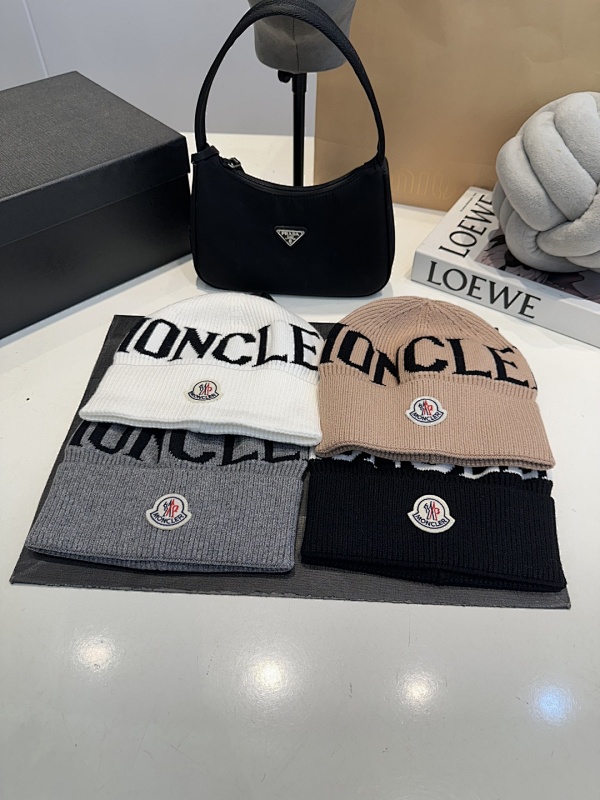 MONCLER CAP (2)