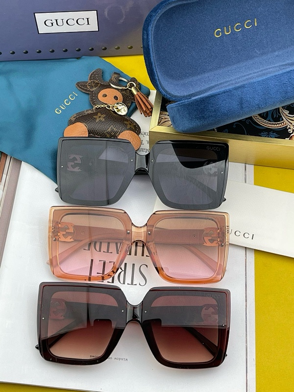 GUCCI SUNGLASSES (110)