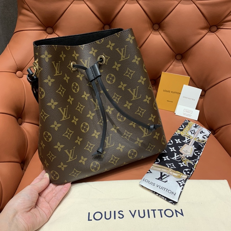 LOUIS VUITTON BAG (84)