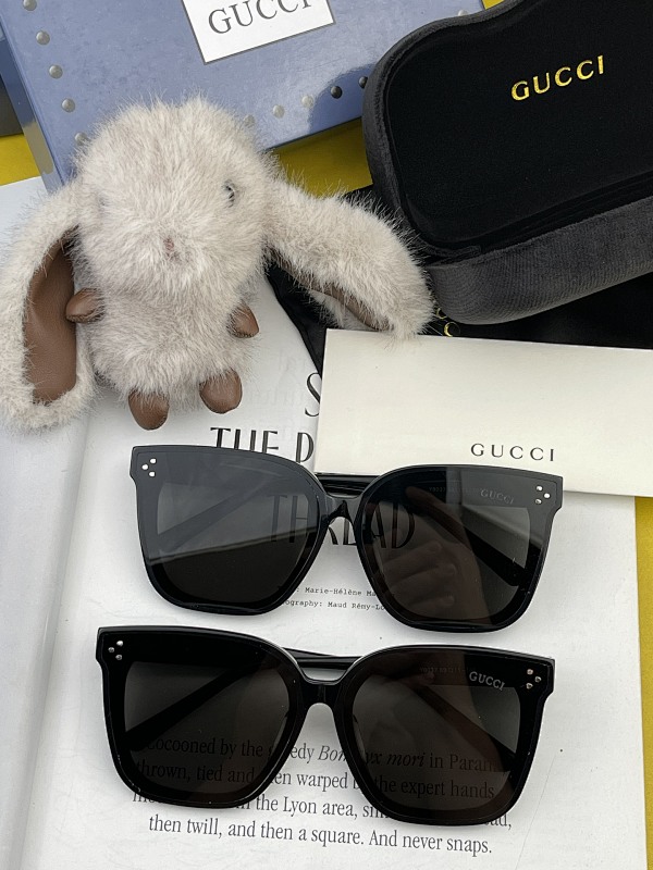 GUCCI SUNGLASSES (242)